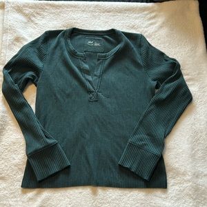 Aerie long sleeved shirt